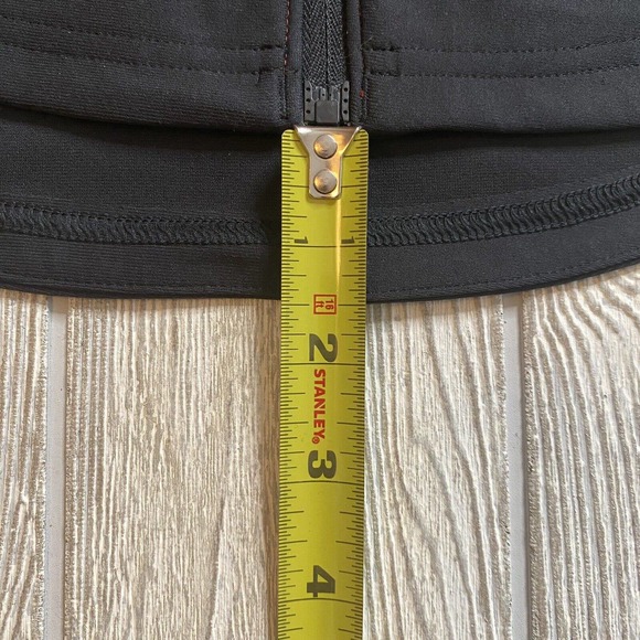 Under Armour Vanish Hybrid Training Vest Men's Size S Fitted Black/Red N… - Picture 12 of 12